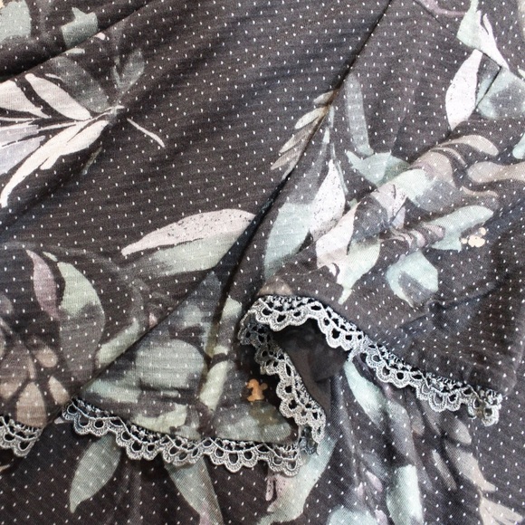 Anthro Ric Rac humbled hydrangea top - Picture 2 of 5